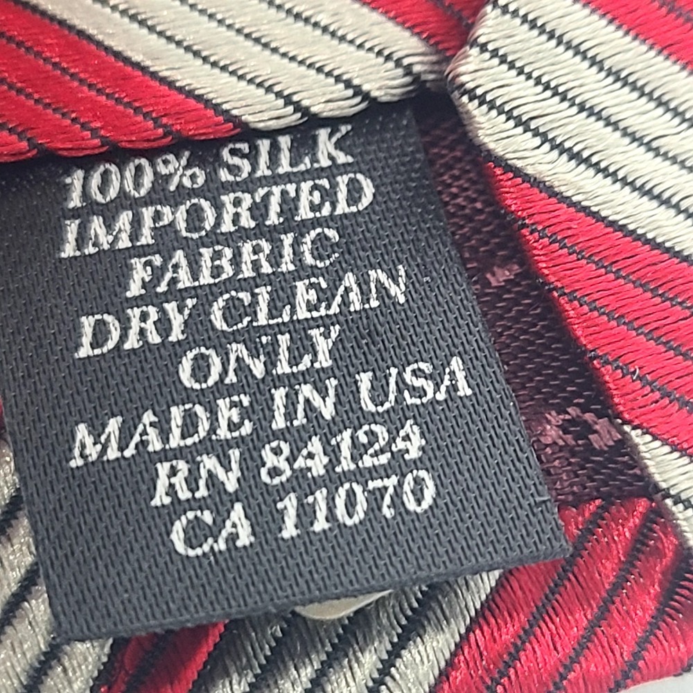 VTG 90s Chicago Bulls Tie RM Studio Silk NBA Basketball Red Striped Logo USA - Picture 4 of 4